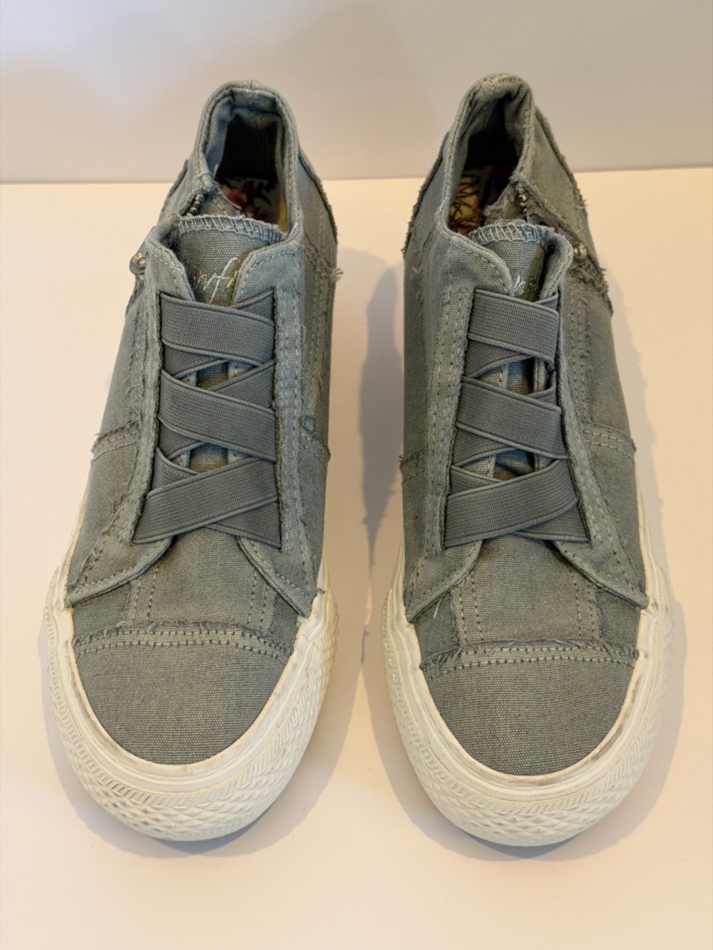 Blowfish Malibu Gray Canvas Slip-On Sneakers with White Soles 7